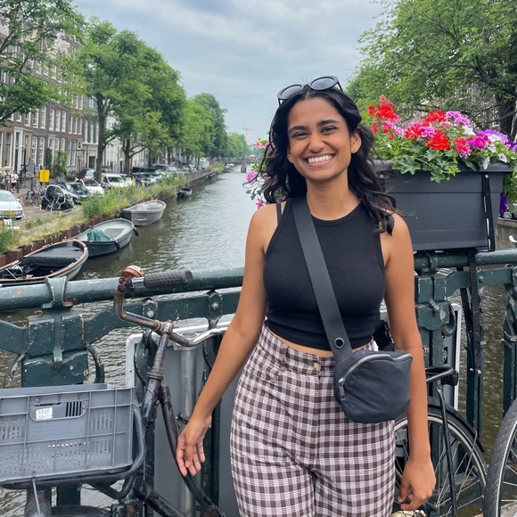 Meet your Posher, Ayushi - Picture 1 of 1